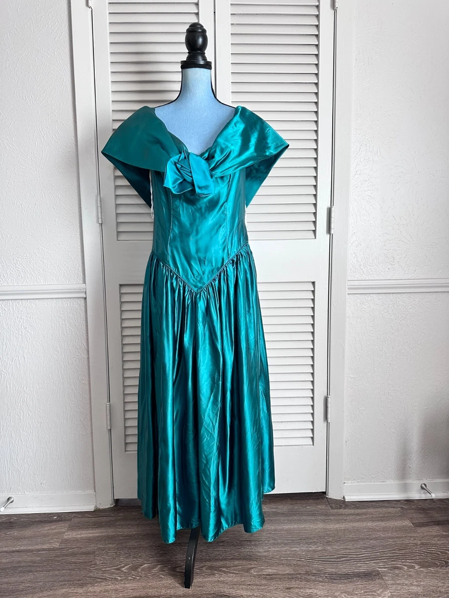 green emerald velvet dress Tadashi Shoji Noma Portrait Collar Gown