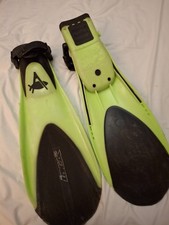 scuba fins