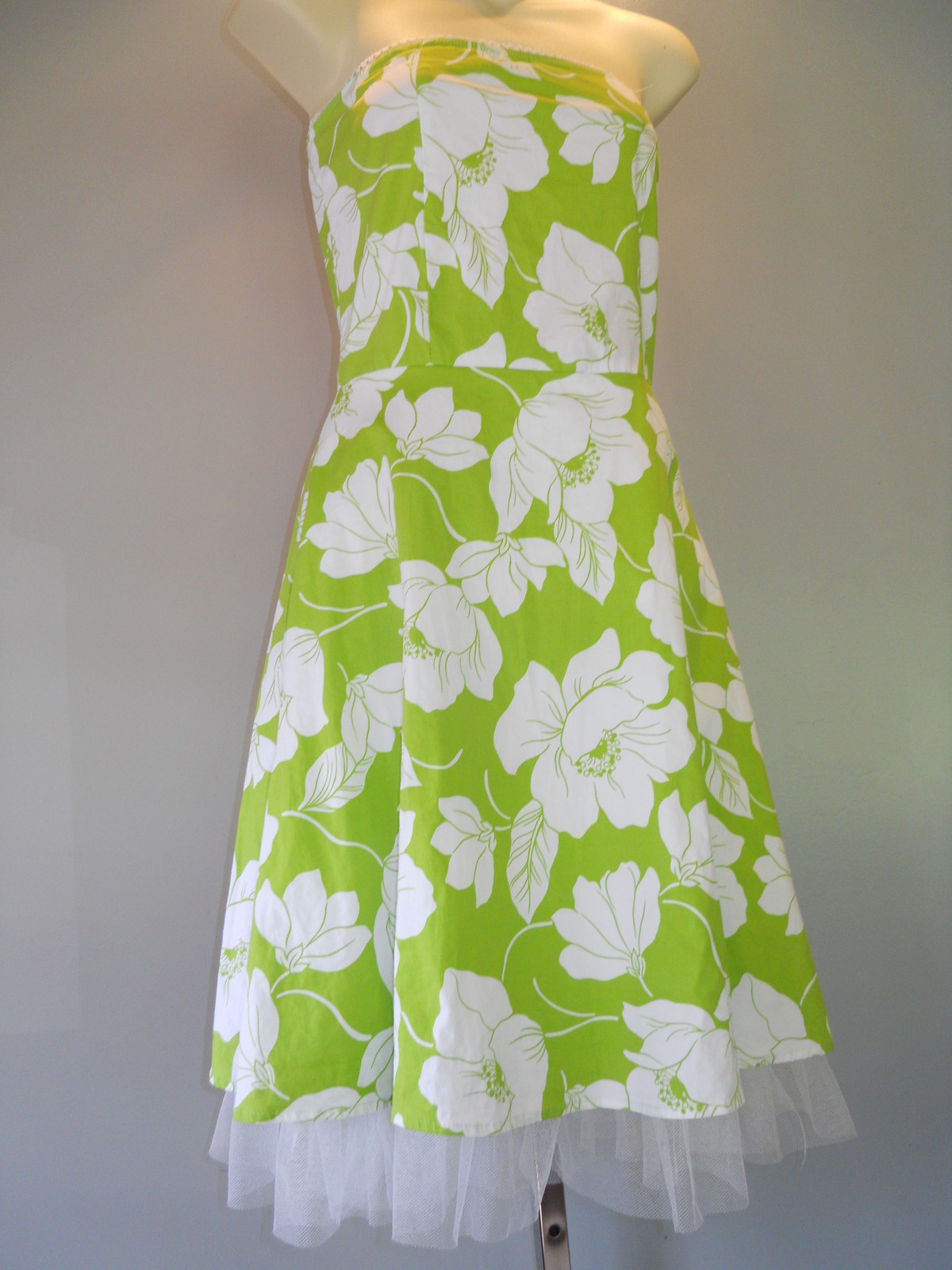 Strapless Rockabilly Pinup Flower Sundress with Crinoline for Cocktail Prom-image