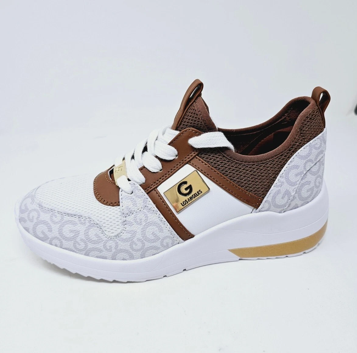 GBG Los Angeles Women s Sneakers Size 7.5M white and brown Bling