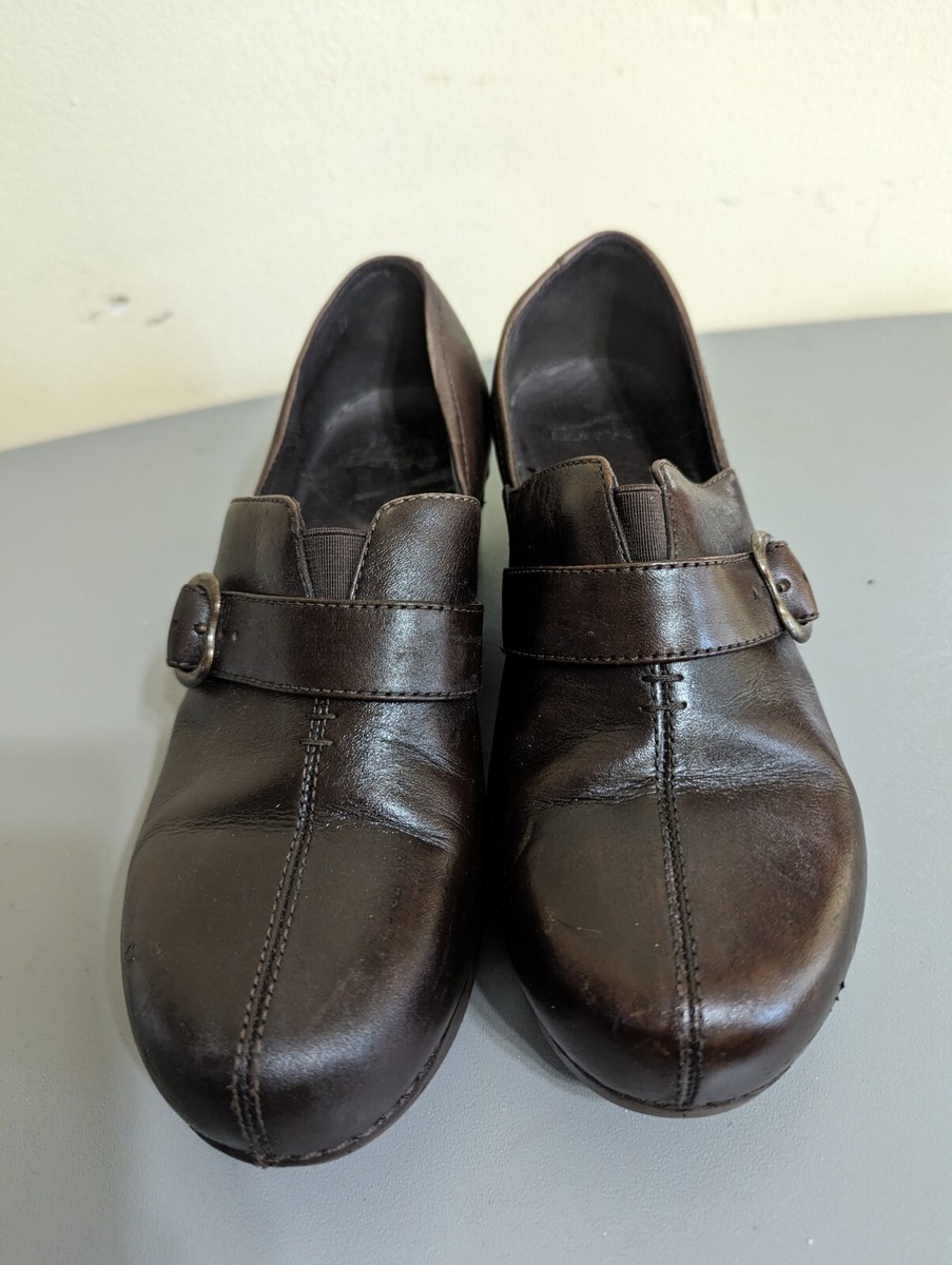 Dansko Tamara Nursing Clogs Women’s Size 40 US Brown Leather Buckle  Slip On