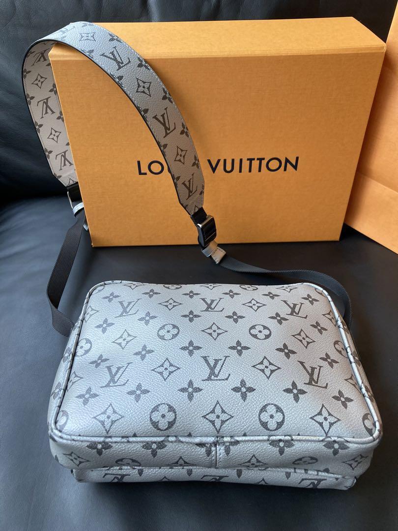 Louis Vuitton Messenger PM Bag Crossbody M43859 Silver Purse Louis Vuitton Messenger PM Bag Crossbody M43859 Silver Purse