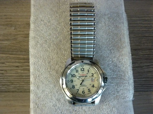 VINTAGE TIMEX QUARTZ WATCH MENS EXPEDITION INDIGLO DATE TAN DIAL NEW BATTERY