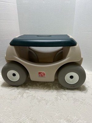 Step 2 Rolling Garden Cart Utility Wagon - Built in Handle & Cup Holder-CLEAN