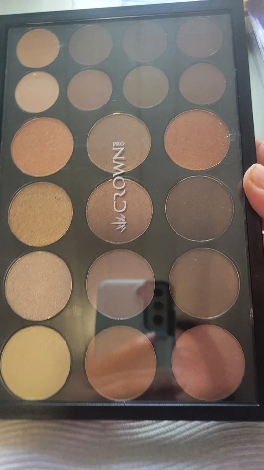 Crown Pro Eyeshadow Palette - Neutral Collection 0.75 oz. V - Image 2 of 4