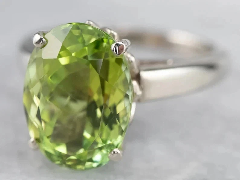 Oval Cut 6.50 Ct Natural Peridot & Diamond 18K Solid White Gold Ring - Image 3 of 4