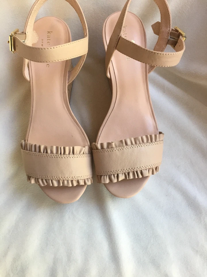 Sandalias Kate Spade Tomas plataforma con volantes cuñas color rosa rubor nude talla 9,5 nuevas Foto 3 de 4