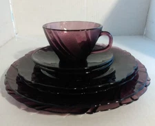 7 DURALEX RIVAGE AMETHYST BERMOLI R.FRANCE Glass 2 Each Plates & Saucers & 1 Cup