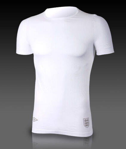 【新品未使用】UMBRO ENGLAND サッカーシャツ ホワイト Umbro England Match Kit S/S Baselayer Compression Jersey Shirt NEW