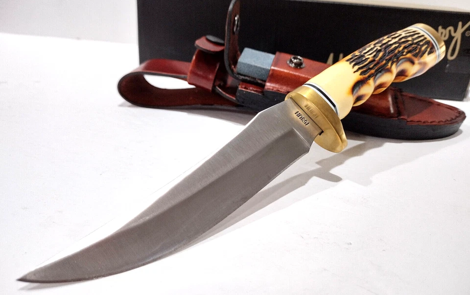 Bainha de couro Schrade Uncle Henry Golden Spike faca de esfolar pedra afiada - Imagem 3 de 4