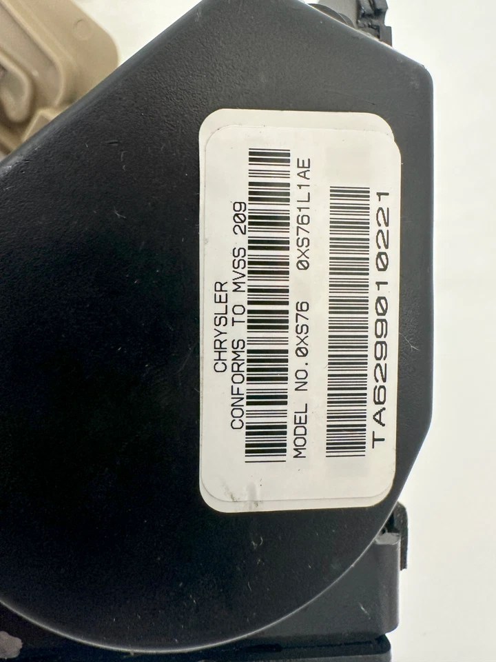 New OEM Mopar Seat Belt Buckle Right RH For 2012 Chrysler 200 Dodge Avenger Foto 3 de 3