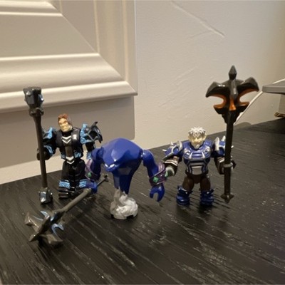 Mega Bloks World of Warcraft Action Figure Collection Mage and Dwarf warrior 