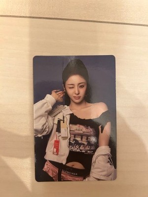 LE SSERAFIM PUREFLOW Yunjin trading card used