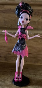 draculaura frights camera action