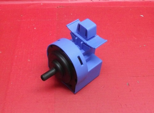 Waschmaschine INDESIT IWB71250 UK T Druckschalter