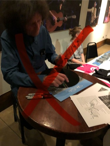 Gilbert O’Sullivan Signed Autographed Self Titled Album LP Exact Proof Rare - Picture 11 of 11