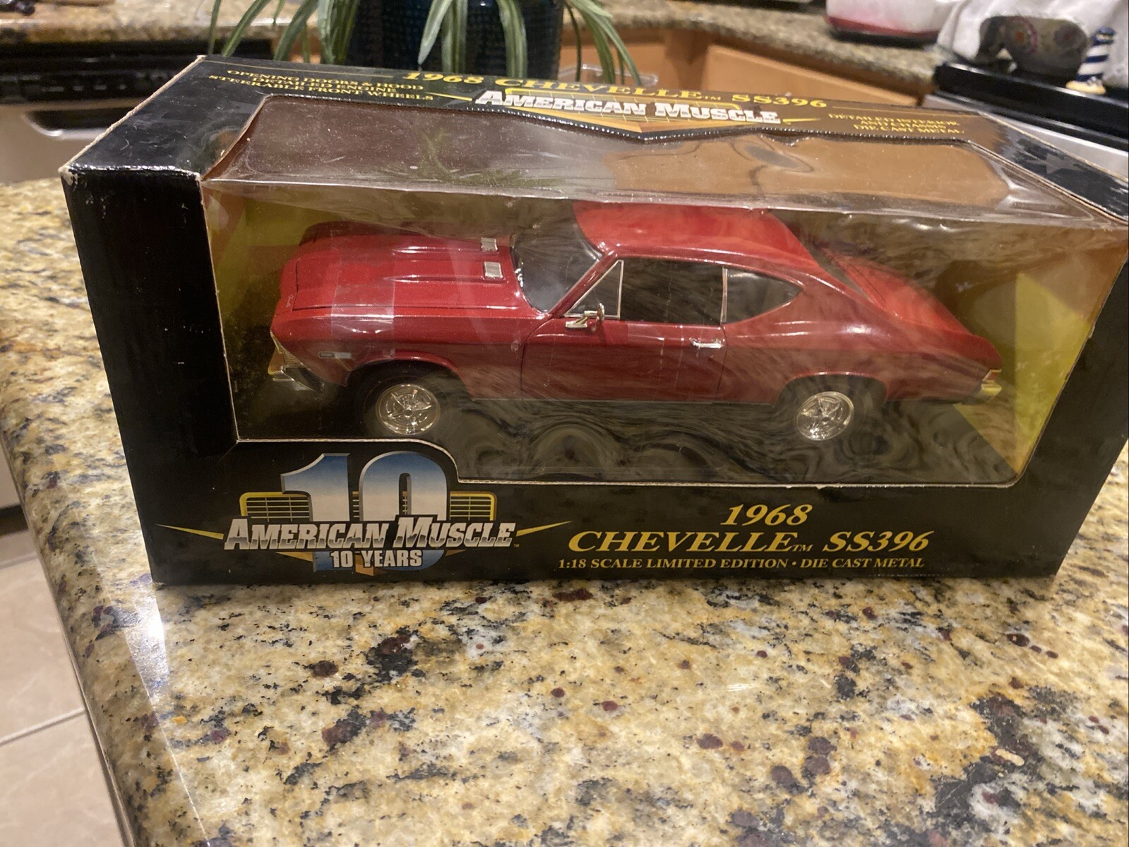 American Muscle 1/18 1968 Chevy CHEVELLE SS396 RED Limited VHTF Never Opened
