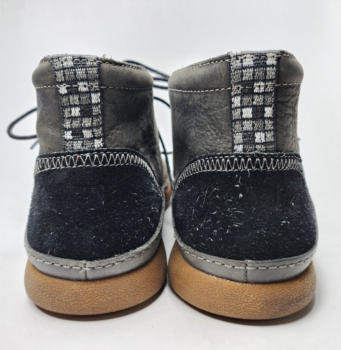 Chaco Mens Montrose Leather Chukka Desert Boots Nickel Gray  display picture 3