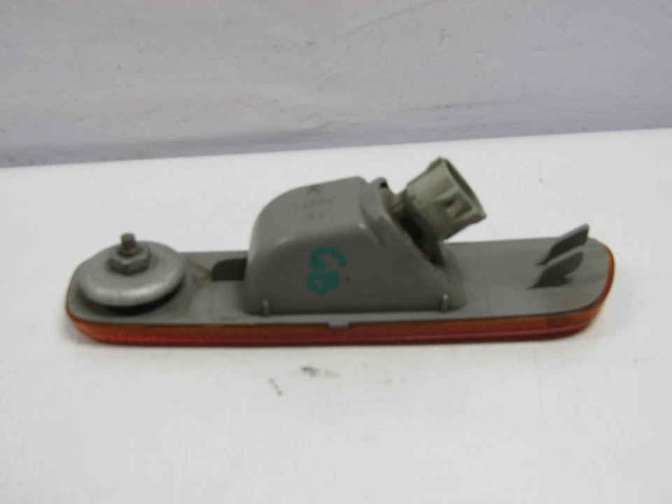 1999-2003 Lexus RX300 Right Rear Side Marker Reflector OEM - Image 2 of 4