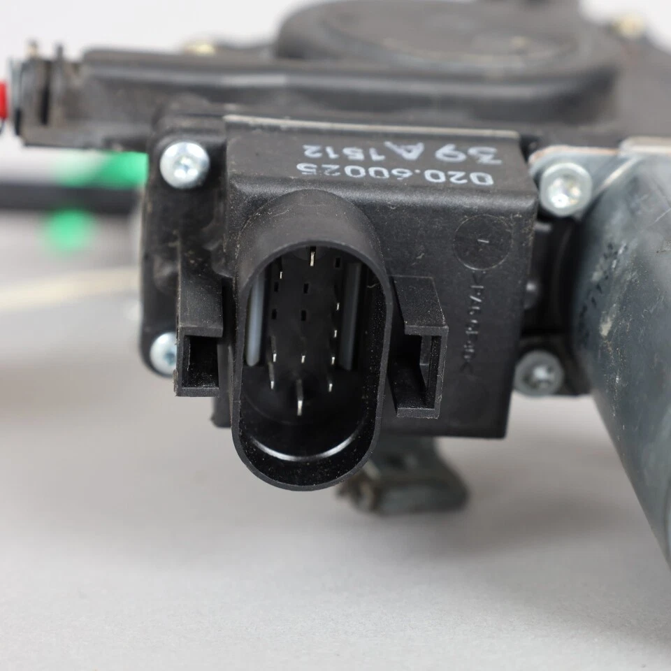 1996-2003 Volkswagen Eurovan Right Front Door Window Motor 7D0959802C OEM Used - Image 3 of 4