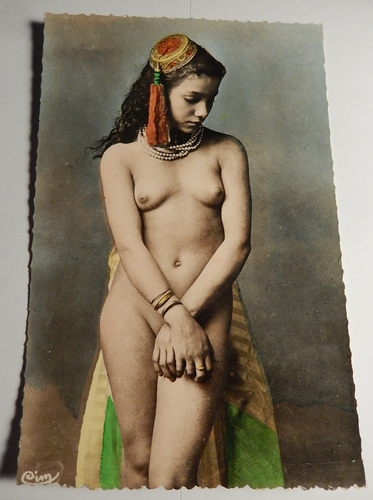 Carte postale ancienne années 1920 française risque femme nue sein couleur africaine teintée F26 - Photo 1/2