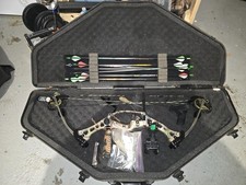 Hoyt compound bow green camouflage great condition