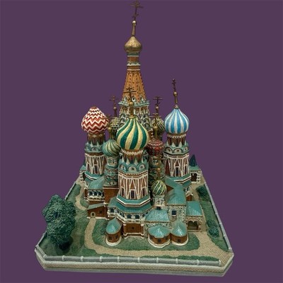 Danbury Mint St Basil's Cathedral Model Sculpture Red Square Moscow Russia 1994