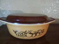 Pyrex Corning Casserole 043 Oval Old Orchid with Lid Vintage. 1 1/2 QT