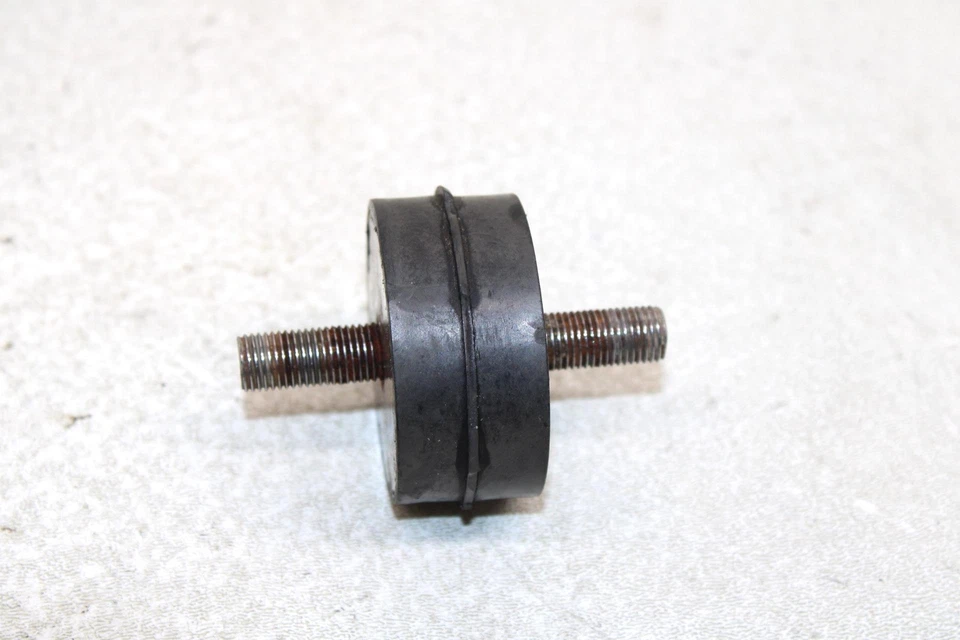 Amortiguador de montaje de motor de doble cara de goma fabricante original Polaris 3110028 Q1182 Foto 2 de 4