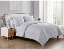NEW VCNY Home Billie 3 Piece White Seersucker Stripe KING Comforter Set