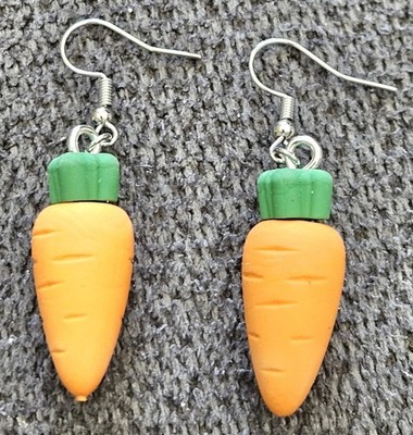EASTER   CARROT   EARRINGS COLORFUL  MADE EASTER EGG HUNT FEED UR BUNNY  