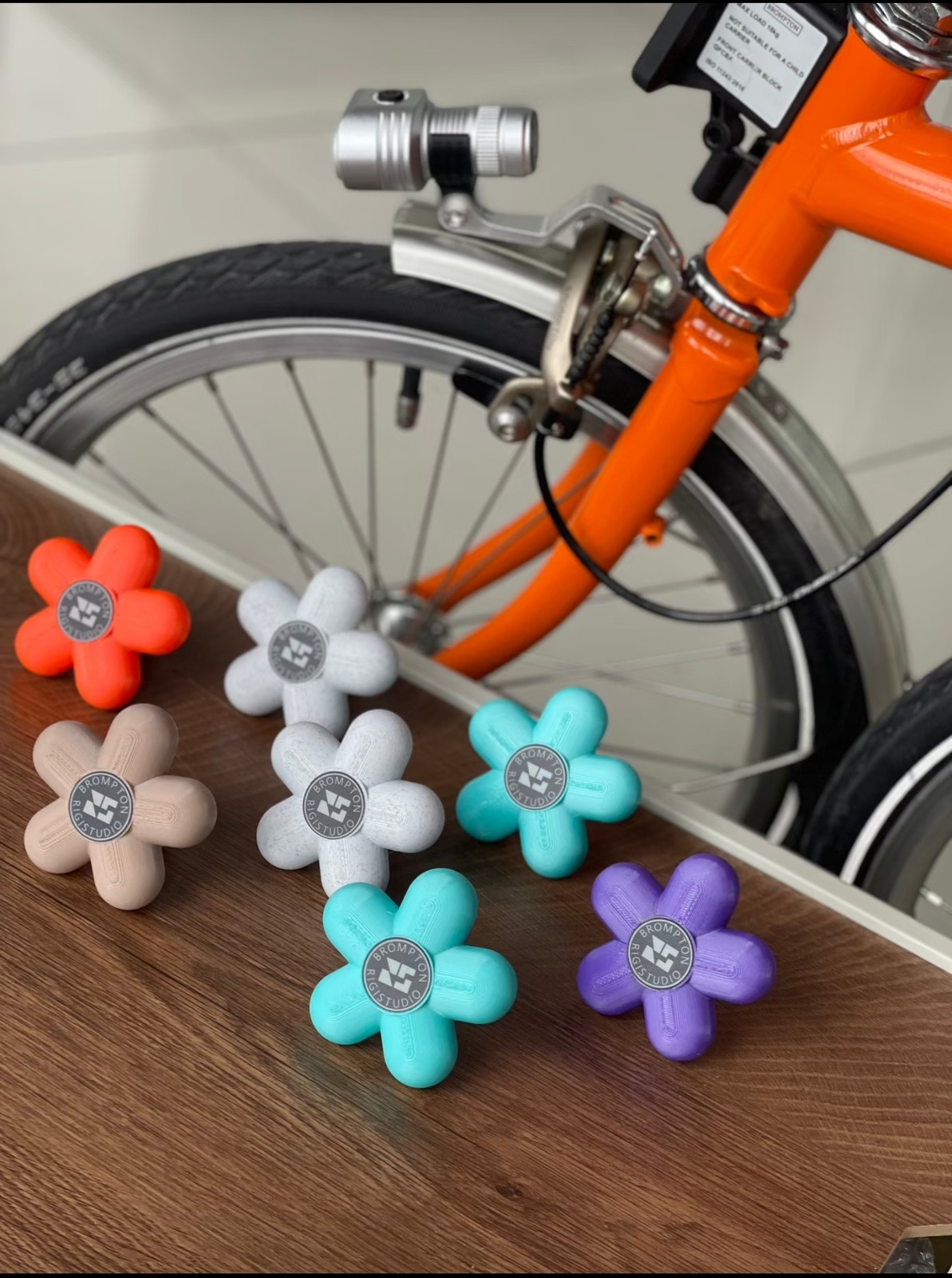 3D printed Flower hing clamp for Brompton