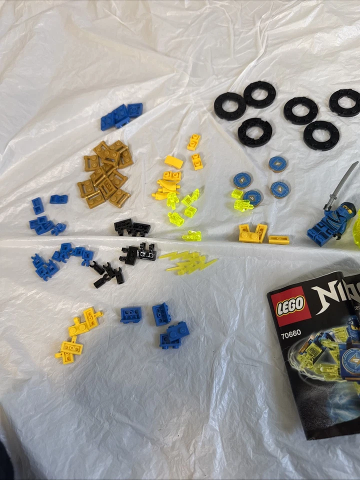 LEGO Ninjago 70660 Spinjitzu Jay, photo 2 of 5
