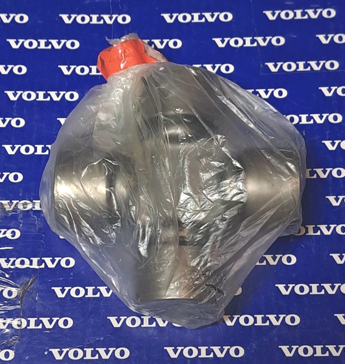  Volvo Penta 3860225 OEM Universal Joint Cross w/ Circlips  3860232   NEW 