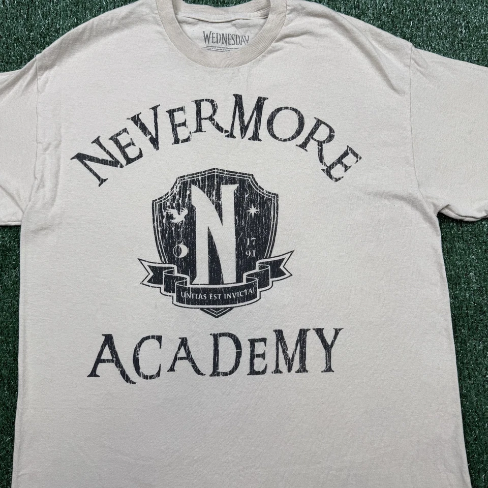 Camiseta Gráfica Wednesday Addams Para Hombre Talla M Beige Blanca Manga Corta Película Camiseta Foto 4 de 4