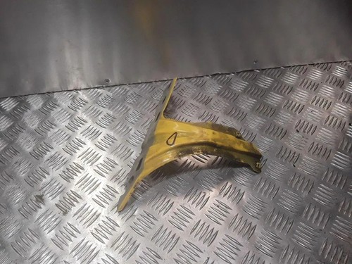 VW CADDY III Furgon 2KA, 2KH, 2CA, 2CH Kotflügelhalter vorne rechts 33830092