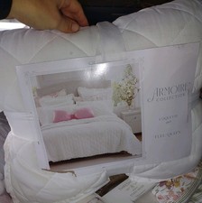 Armoire Collection Full/Queen Ruffle Quilt White 3 Piece Set/100 Polyester New