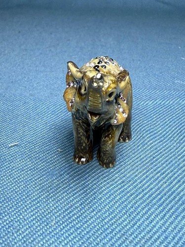 Jay Strongwater Mini Elephent Figurine "Ruby" - Picture 5 of 8