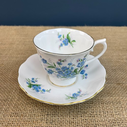 ROYAL ALBERT 'FORGET-ME-NOT' BONE CHINA TEA CUP SAUCER SIDE PLATE TRIO -1 - Picture 3 of 6