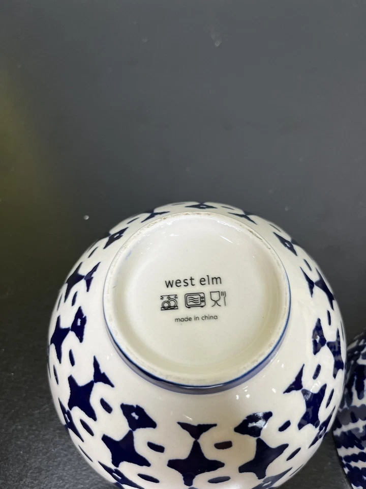 Juego de 3 cuencos West Elm cobalto/índigo azul y blanco tie dye - usados Foto 3 de 4