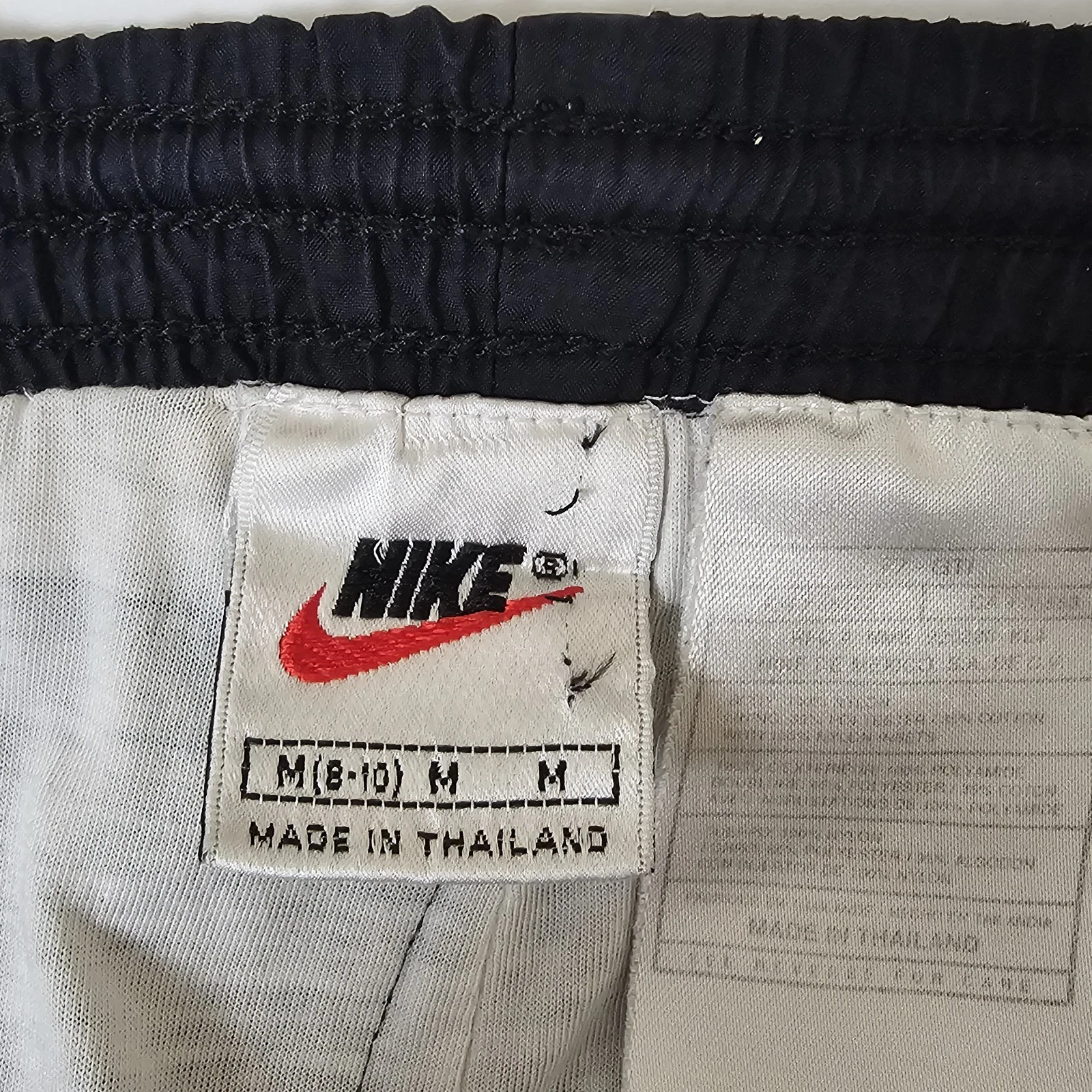 Vintage Nike 90's Y2K Windbreaker Pants Men's Med Black Nylon Lightweight Lined
Opens in a new windo