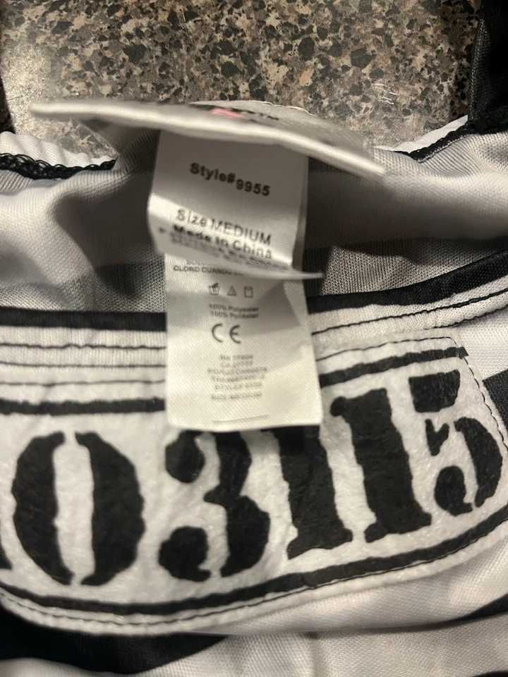 Nuevo Vestido Disfraz Prisionero con Sombrero Rayas Blanco y Negro Talla Mediana Foto 4 de 4