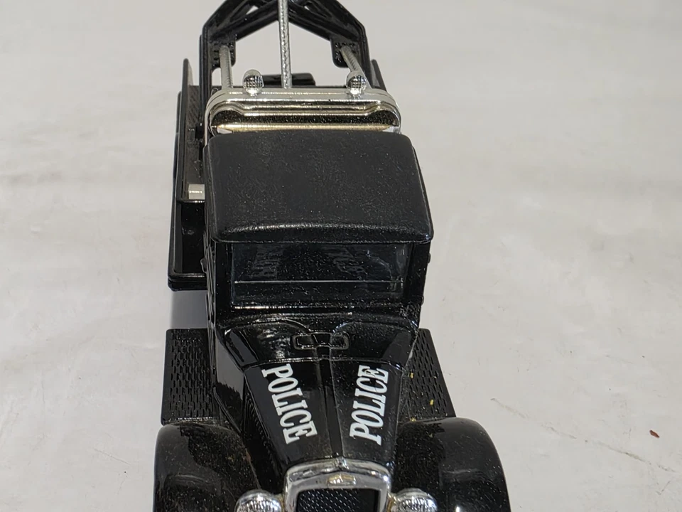 Ertl- Police Traffic 1931 Hawkeye Tow Truck/Wrecker Bank- Scale 1:34 - Image 4 of 4