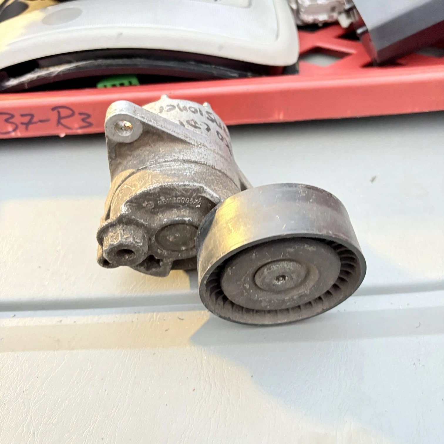 Auxiliary belt tensioner - actual item photo 2