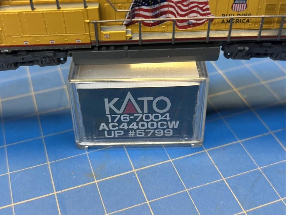 Kato N Scale “Union Pacific” #5799 “Building America” 176-7004 Read - Image 2 of 4
