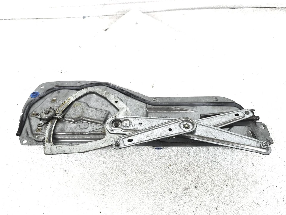 1998-2000 Volvo V70 Rear Passenger Door Power Window Regulator & Motor 9152726 - Image 3 of 4