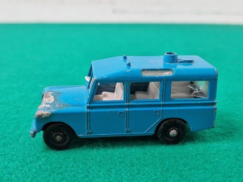 Vintage 1:64 Lesney Matchbox #12 Land Rover Safari Die-Cast 4x4 Car A/F