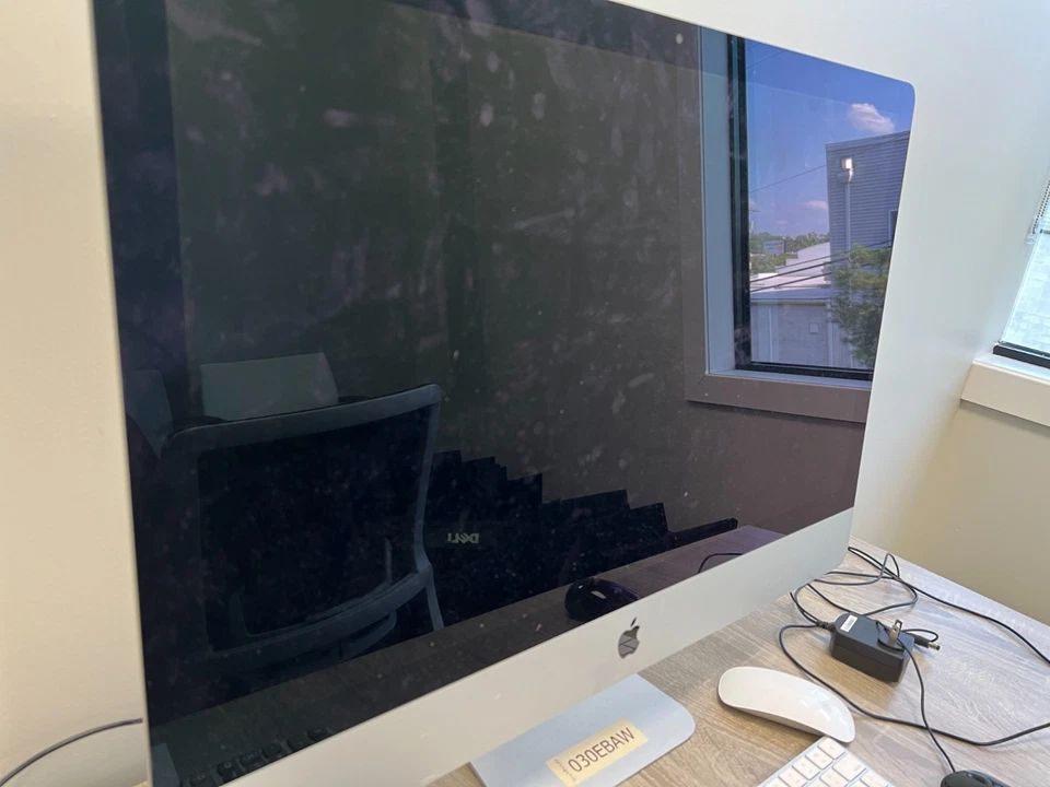 LikeNew - Apple iMac 27inch 5K Desktop 3.4GHz Quad-Core i5, 16GB RAM, 1 TB drive - Image 4 of 4