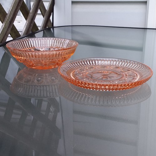 Indiana Apricot Pink Depression Glass Bowl and Small Plate Set 1930s. - Picture 5 of 10
