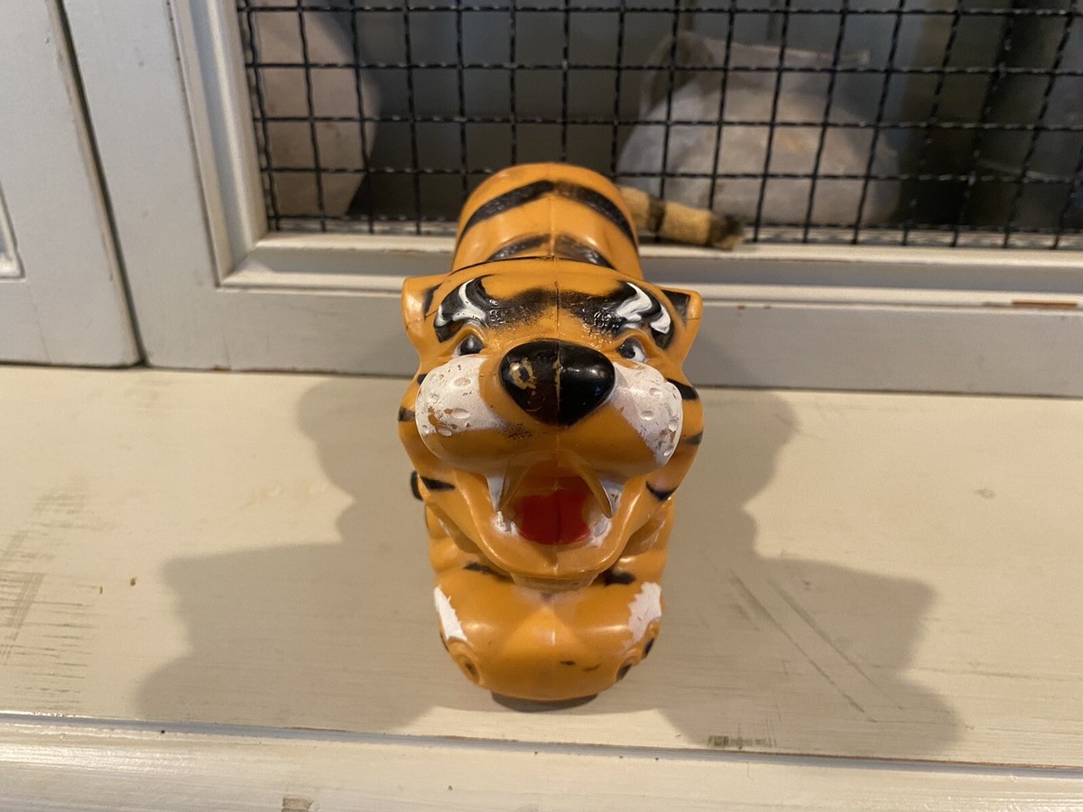 1960s Vintage Wind-up Large TIGER ON WHEELS Mechanical Toy HONG